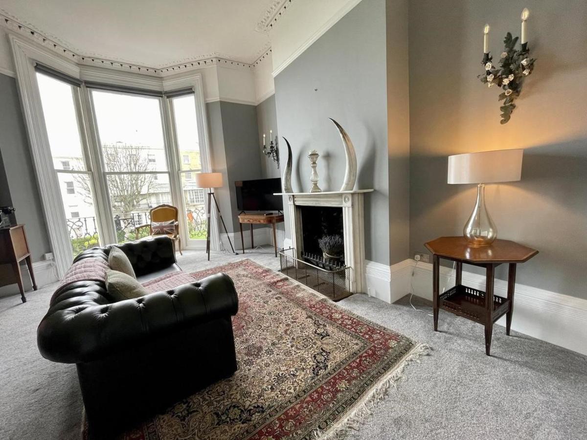 Regency Apartment - Marine Square By Crown Gardens Holiday Homes Hove Esterno foto