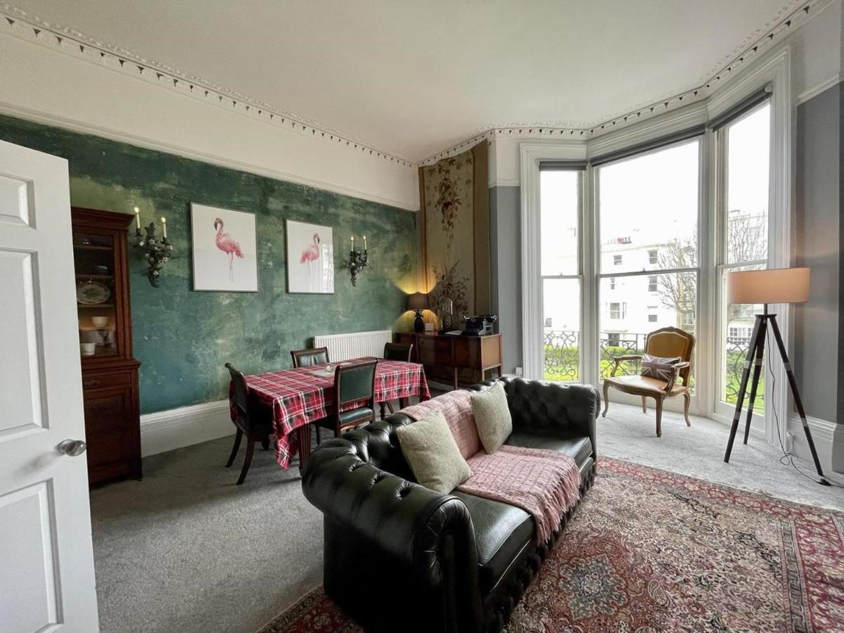 Regency Apartment - Marine Square By Crown Gardens Holiday Homes Hove Esterno foto