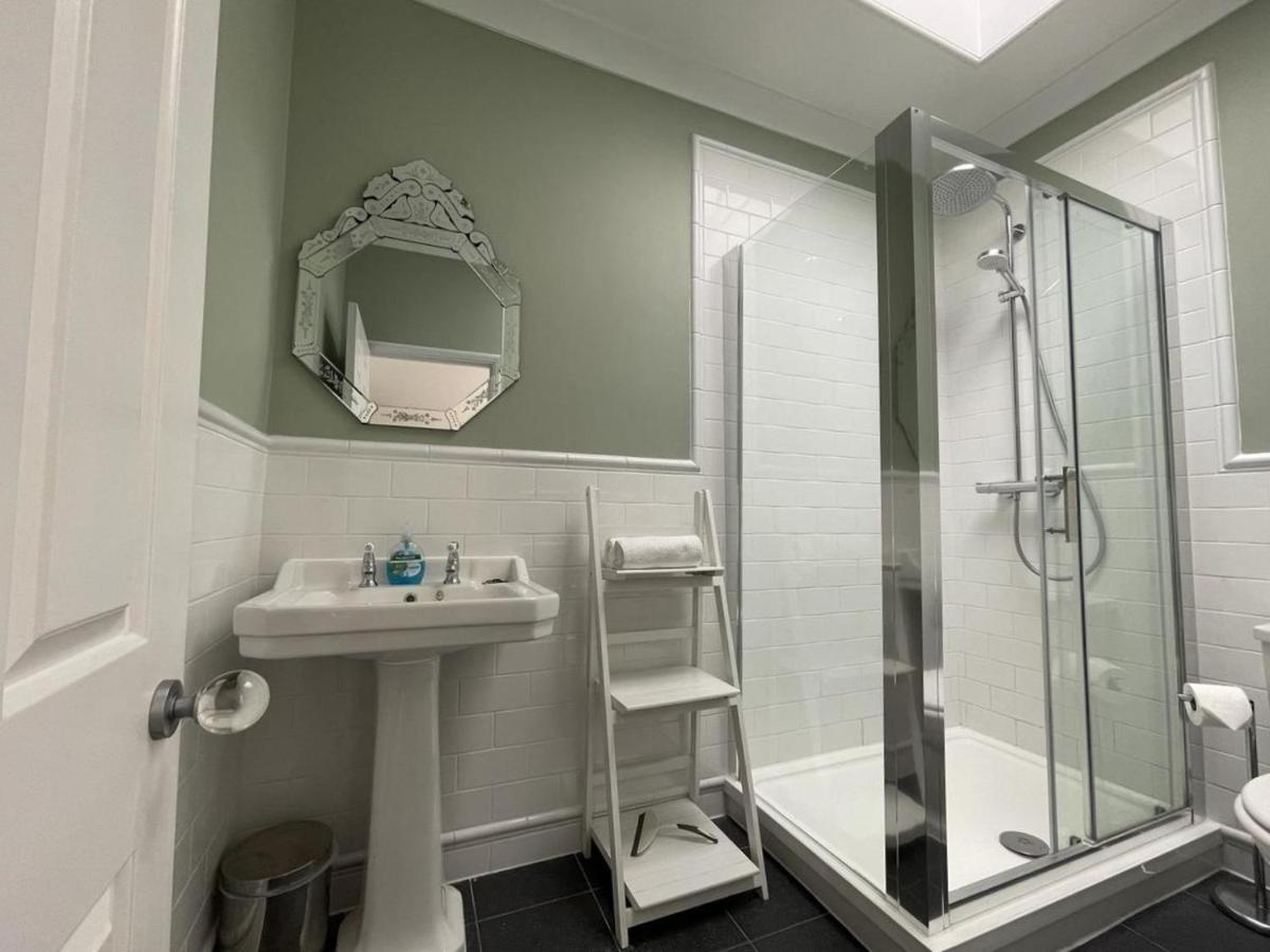 Regency Apartment - Marine Square By Crown Gardens Holiday Homes Hove Esterno foto